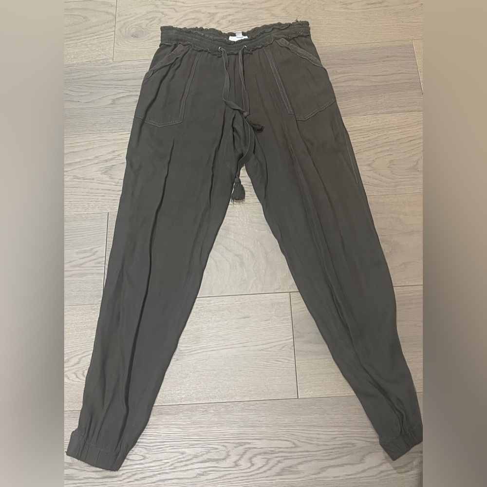 Girls size 10 Y green Navy pants